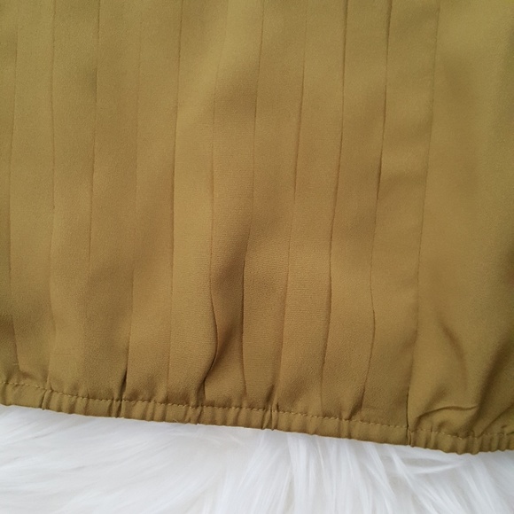 Loft MP green gold shiny color top,new - Picture 3 of 5